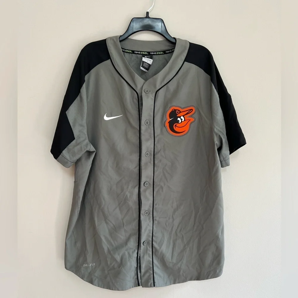 Nike men baseball